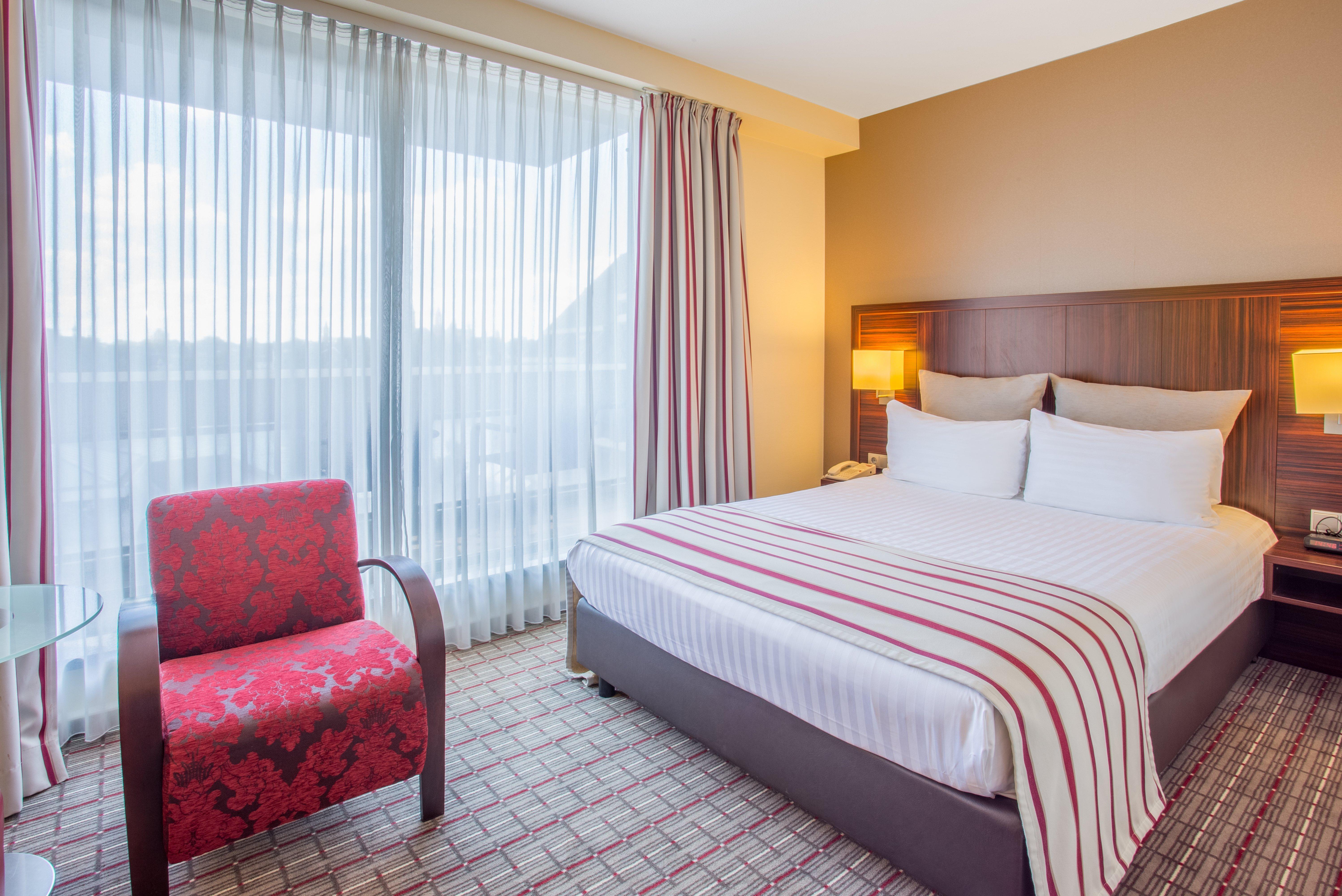Crowne Plaza Maastricht By Ihg Hotel Exterior photo