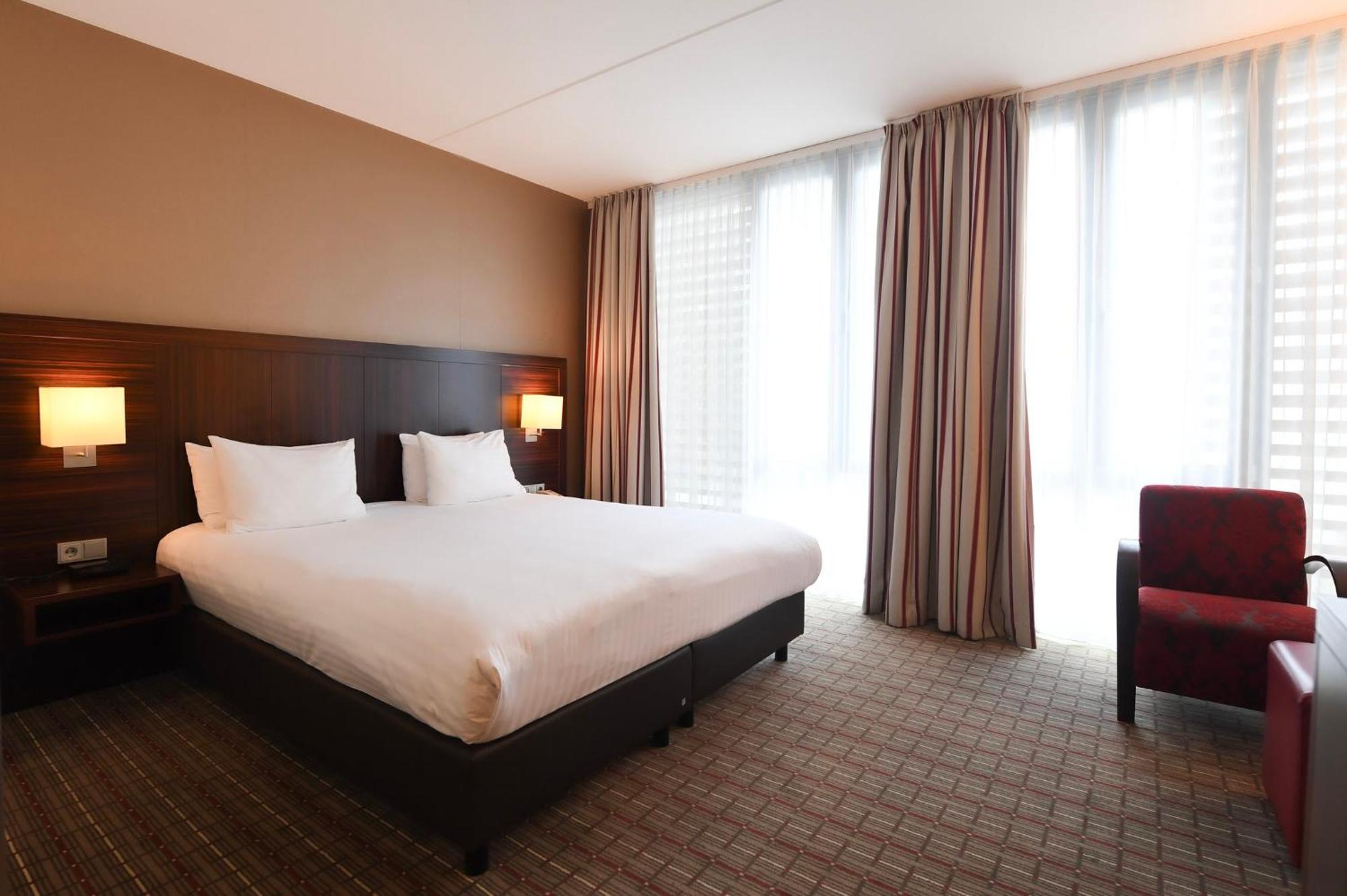 Crowne Plaza Maastricht By Ihg Hotel Exterior photo